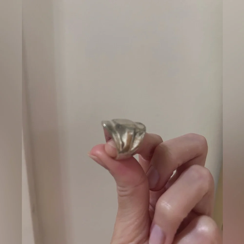 Sterling Silver Women's Ring - Picture 3 of 8